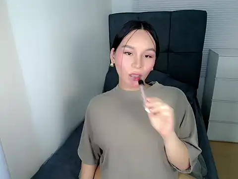 holly tabby online show from 21, 12, 2025