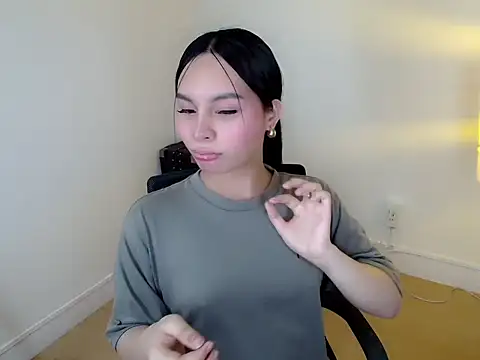 Snapshot of holly_tabby chatting on 1, 2, 2026 holly tabby online show from 1, 2, 2026