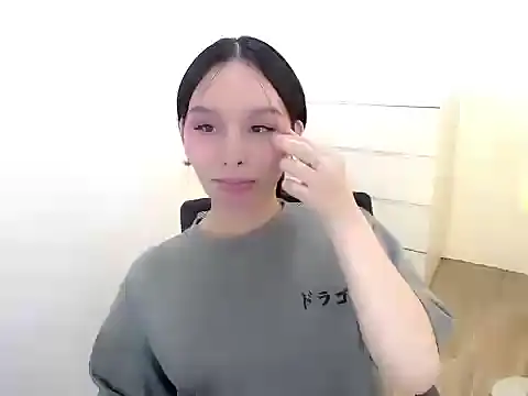 holly tabby online show from 3, 10, 2025