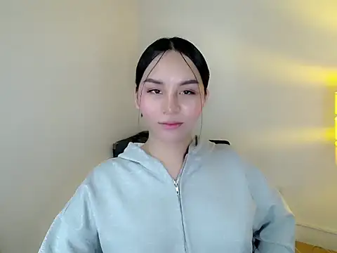 holly tabby online show from 24, 5, 2026