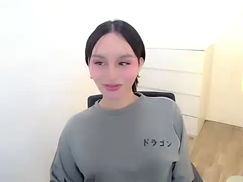 holly tabby online show from 30, 9, 2025