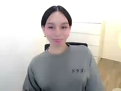 holly tabby online show from 19, 9, 2025