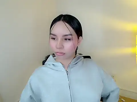 holly tabby online show from 21, 5, 2026