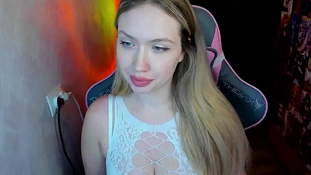 NicoleRiccii online show from 17, 12, 2025