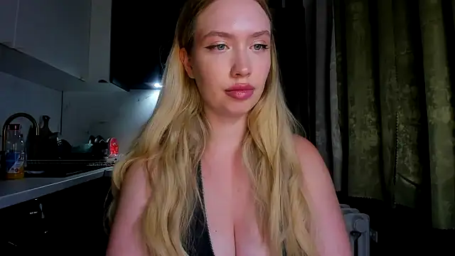 NicoleRiccii online show from 15, 9, 2025