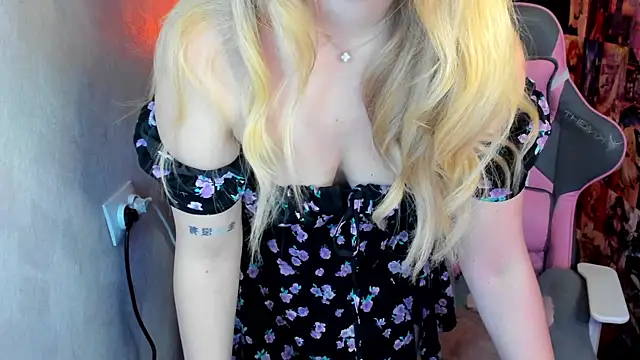 NicoleRiccii online show from 13, 12, 2025