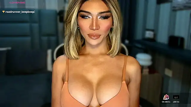 Snapshot of Huntress_xxx chatting on 4, 2, 2026 Huntress xxx online show from 4, 2, 2026