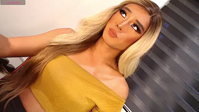 SissifyMeNow online show from 5, 12, 2025