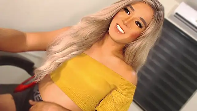 SissifyMeNow online show from 6, 10, 2025