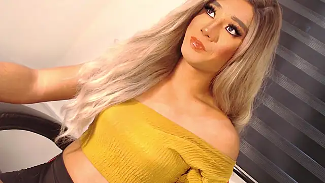 SissifyMeNow online show from 4, 11, 2025