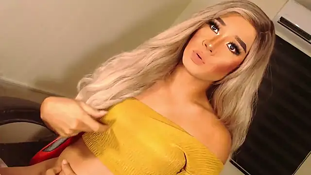 SissifyMeNow online show from 10, 10, 2025