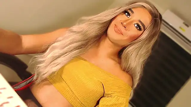 SissifyMeNow online show from 4, 10, 2025