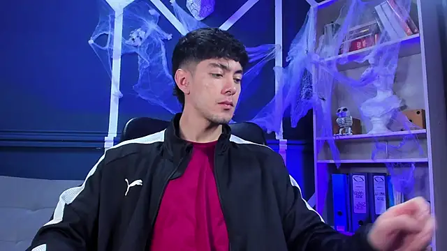 etham wolf  online show from 6, 11, 2025