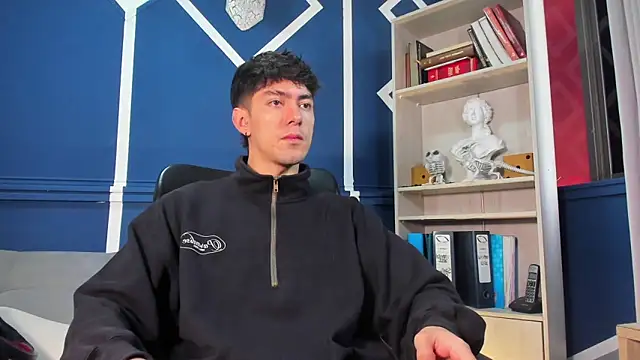 etham wolf  online show from 11, 11, 2025