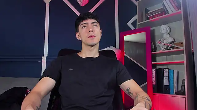 etham wolf  online show from 25, 11, 2025