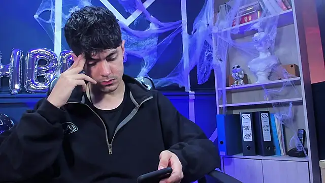 etham wolf  online show from 28, 10, 2025