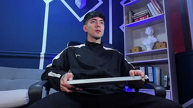 etham wolf  online show from 7, 10, 2025