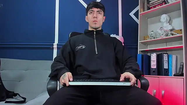 etham wolf  online show from 14, 11, 2025