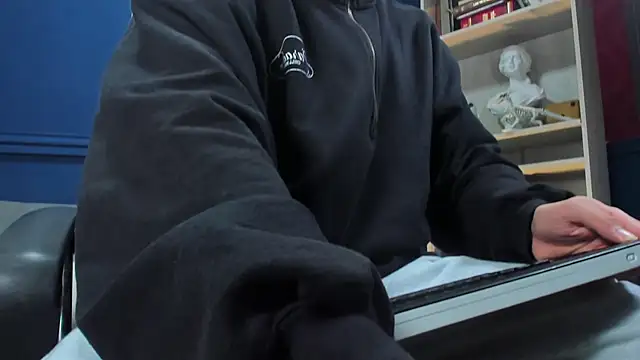 etham wolf  online show from 8, 11, 2025