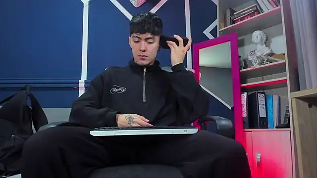 etham wolf  online show from 20, 11, 2025