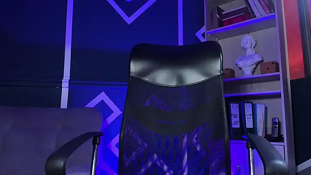 etham wolf  online show from 12, 9, 2025