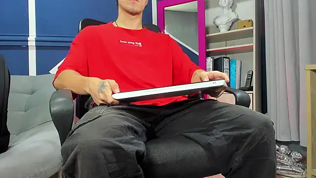 etham wolf  online show from 29, 11, 2025