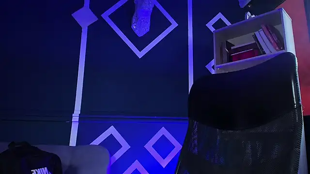 etham wolf  online show from 26, 9, 2025