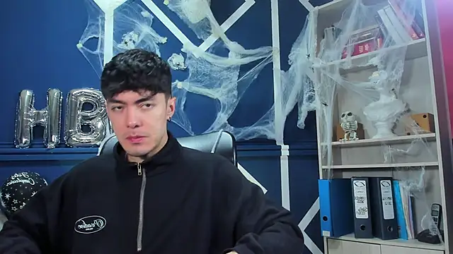 etham wolf  online show from 29, 10, 2025