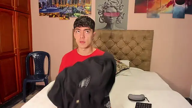 etham wolf  online show from 30, 9, 2025