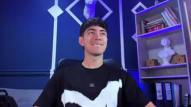 etham wolf  online show from 2, 10, 2025