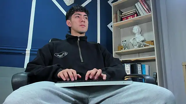 etham wolf  online show from 10, 11, 2025