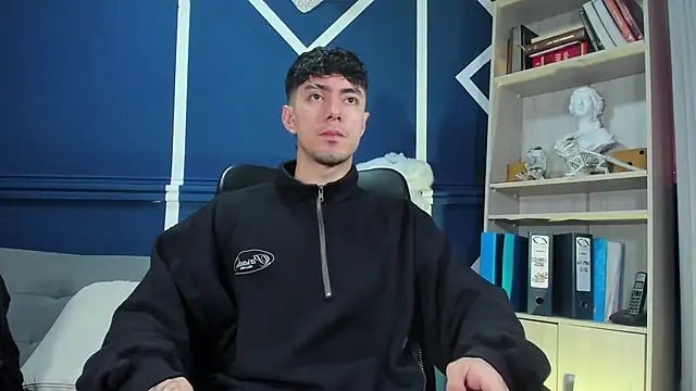 etham wolf  online show from 15, 11, 2025