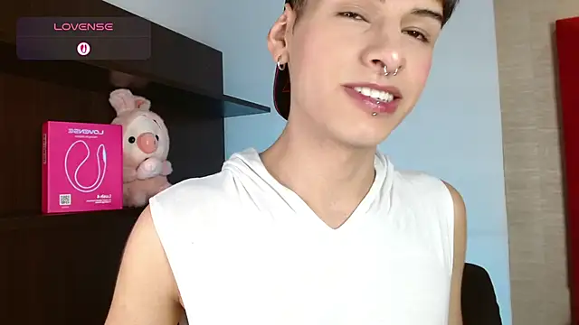 Ezra Storm online show from 8, 11, 2025