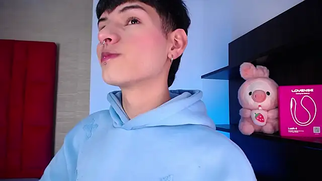 Ezra Storm online show from 6, 1, 2026