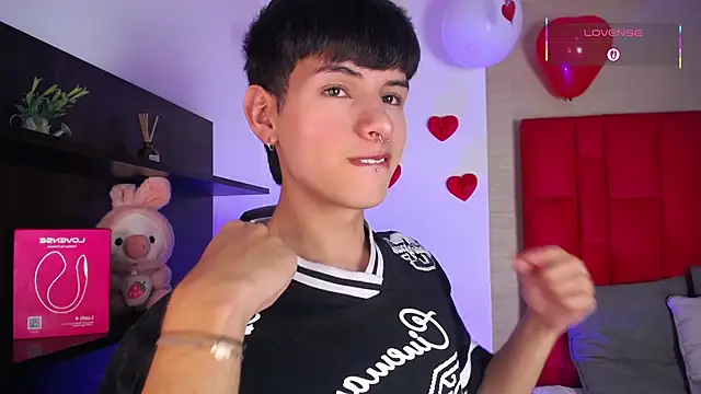 Ezra Storm online show from 12, 2, 2026