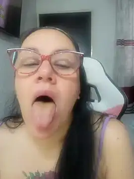 sweet adele  online show from 17, 4, 2026