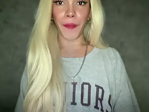 Snapshot of Misselliefayexxx chatting on 10, 2, 2026 Misselliefayexxx online show from 10, 2, 2026