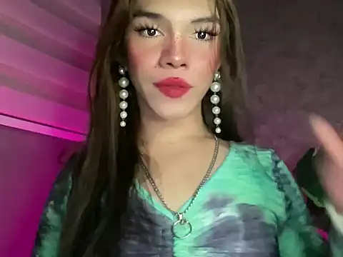 Snapshot of Misselliefayexxx chatting on 4, 3, 2026 Misselliefayexxx online show from 4, 3, 2026