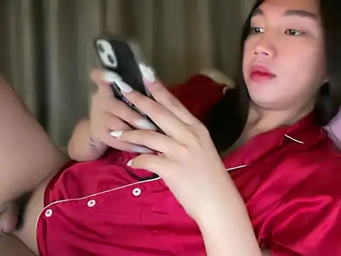 kat mire online show from 13, 4, 2026