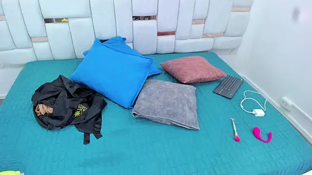 MiiaSmith   online show from 21, 12, 2025