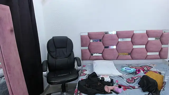 MiiaSmith   online show from 25, 9, 2025