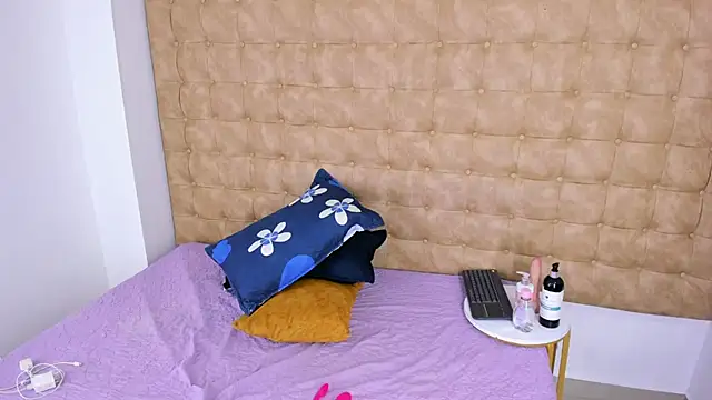 MiiaSmith   online show from 29, 11, 2025