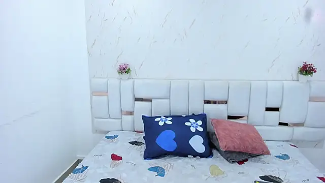 MiiaSmith   online show from 19, 12, 2025