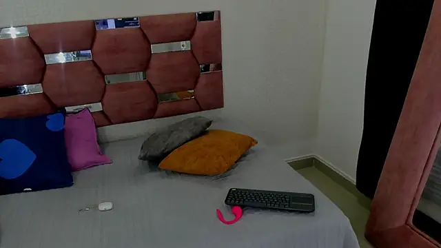 MiiaSmith   online show from 3, 12, 2025