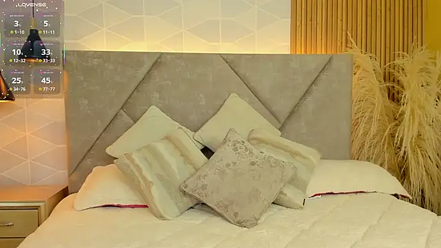 Jade Whisper online show from 27, 9, 2025