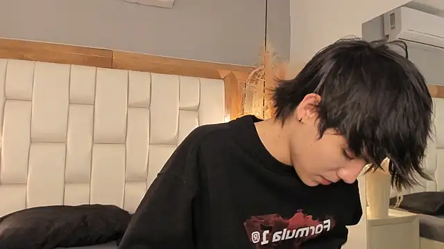 Daphne And Roger online show from 11, 9, 2025