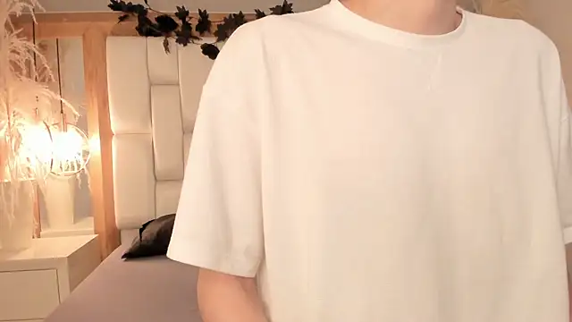 Daphne And Roger online show from 19, 11, 2025