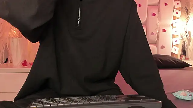 Daphne And Roger online show from 23, 2, 2026