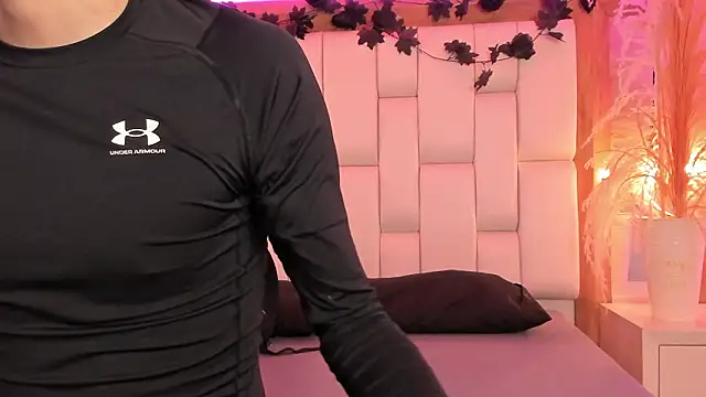 Daphne And Roger online show from 3, 2, 2026