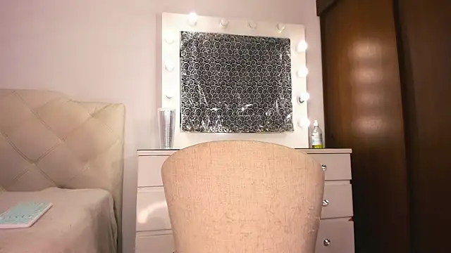 Snapshot of lina_quinn chatting on 7, 2, 2026 lina quinn online show from 7, 2, 2026